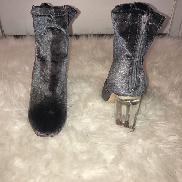 GREY VELVET HEELED BOOTIES - Picture 2 of 3